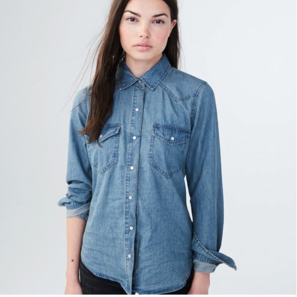 Aeropostale Women’s Denim Button-Up Blouse – Size L – Casual & Classic 👖✨